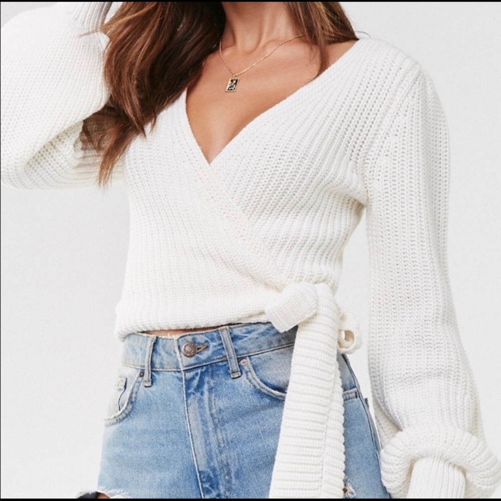 Wrap around sweater forever 21 ✨😊